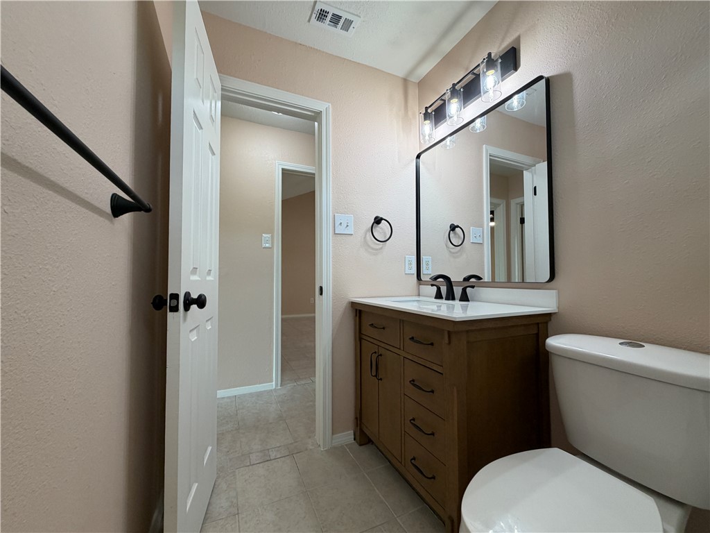222 Perthshire Dr Property Photo 20