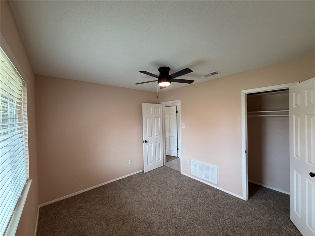 222 Perthshire Dr Property Photo 22