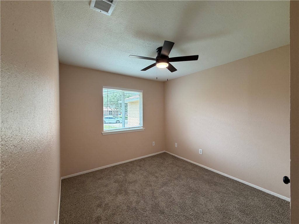 222 Perthshire Dr Property Photo 23