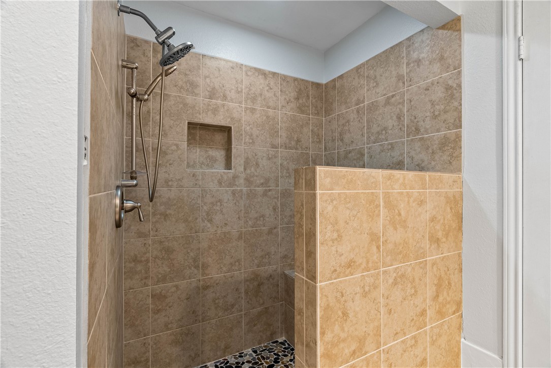 210 Oak Bay St 1203 Property Photo 13