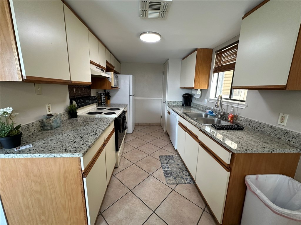 15425 Fortuna Bay Dr 207 Property Photo 3