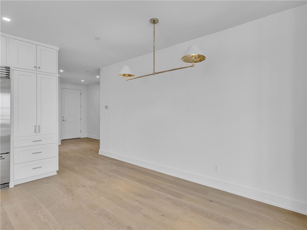 136 W Cotter Ave 8 Property Photo 17