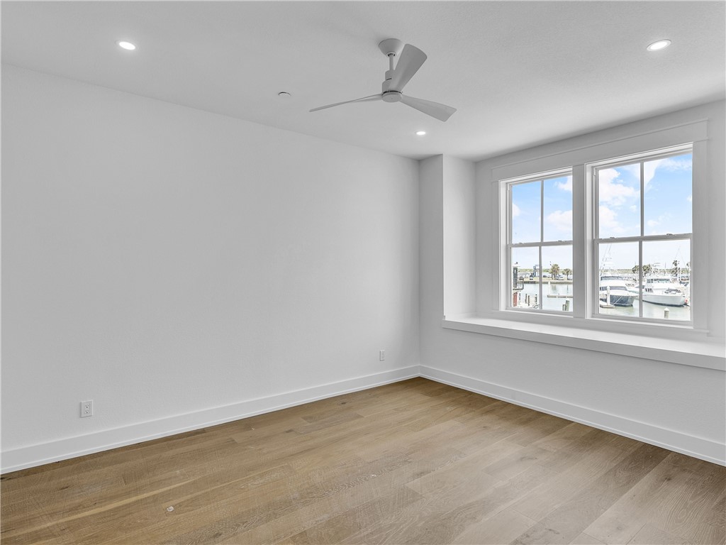 136 W Cotter Ave 8 Property Photo 29