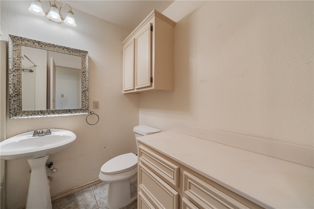 533 Carmel Dr Property Photo 18