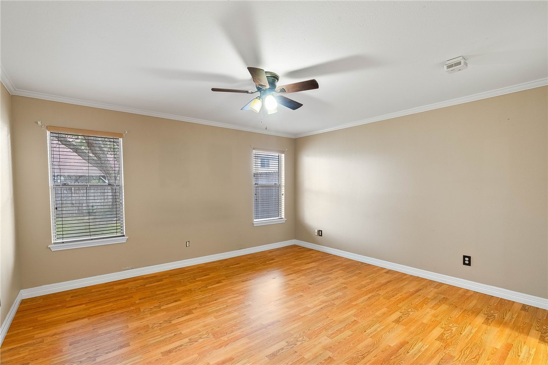 2710 Victoria Park Dr Property Photo 12