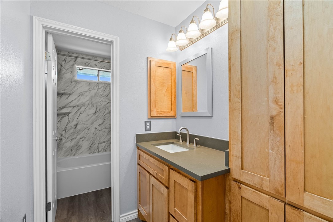 2710 Victoria Park Dr Property Photo 20