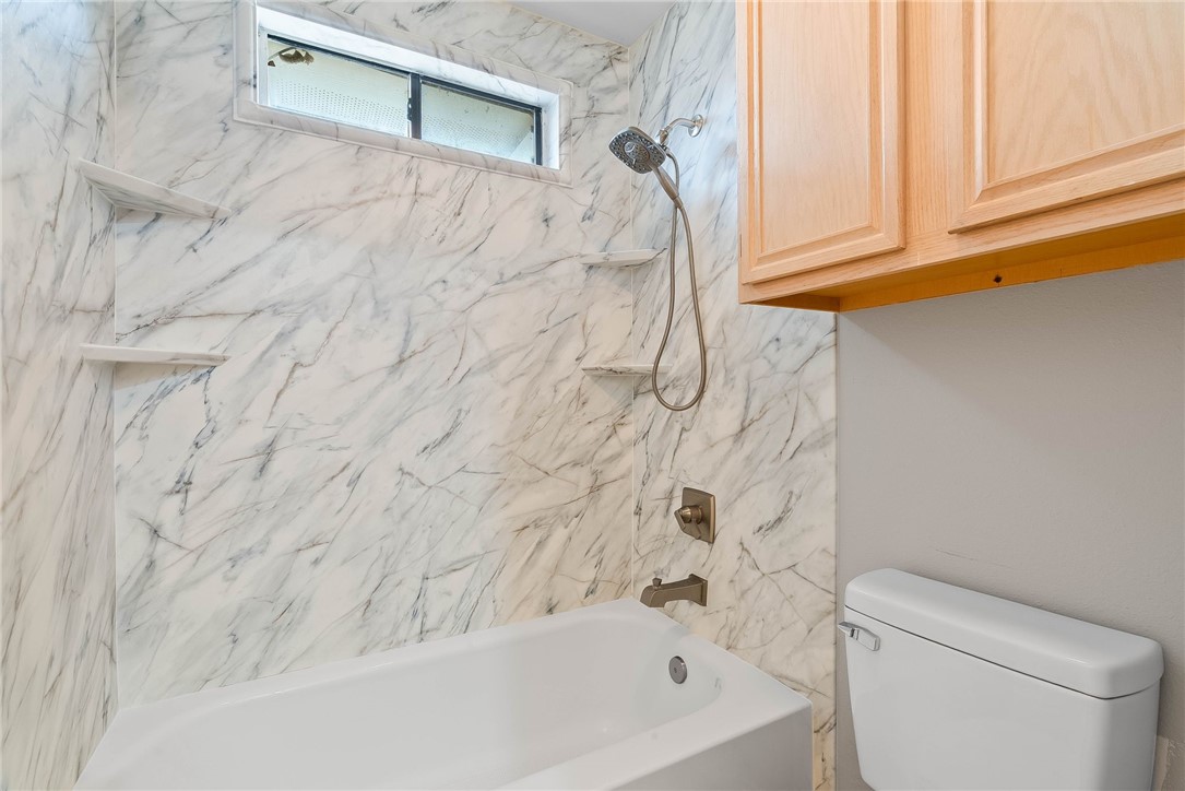 2710 Victoria Park Dr Property Photo 21