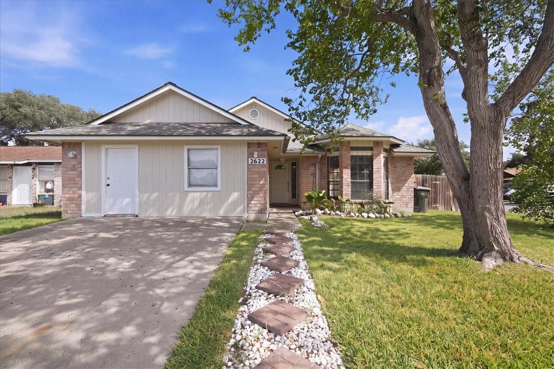 2622 Persimmon St Property Photo 1