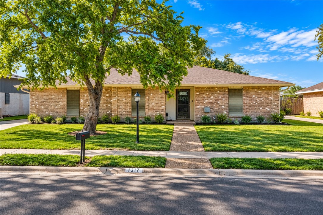 4317 Boros St Property Photo 3