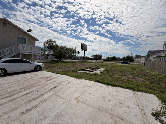 117 N Wells St Property Photo 8
