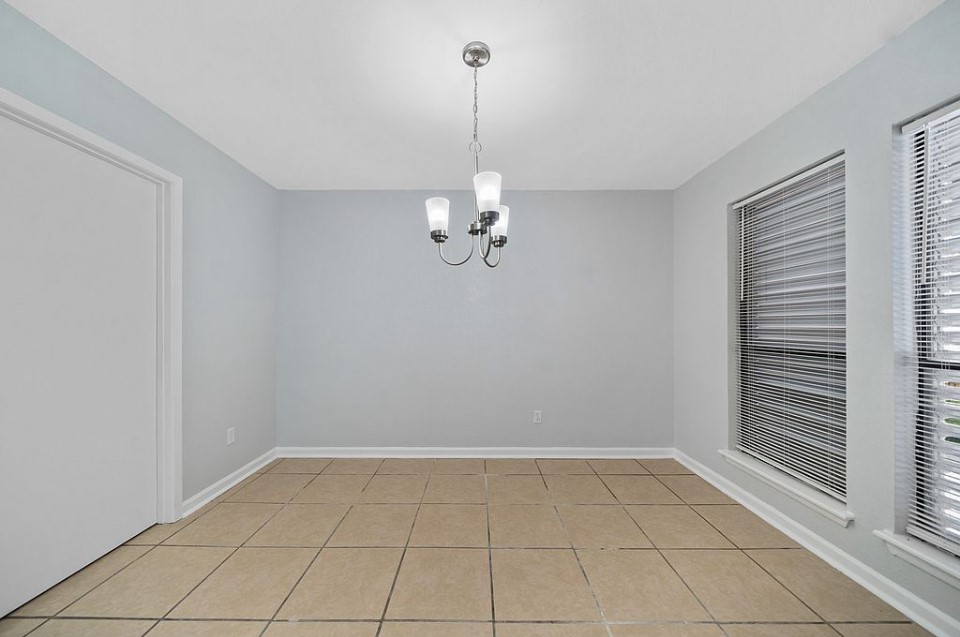 7021 Rivergate Dr Property Photo 5