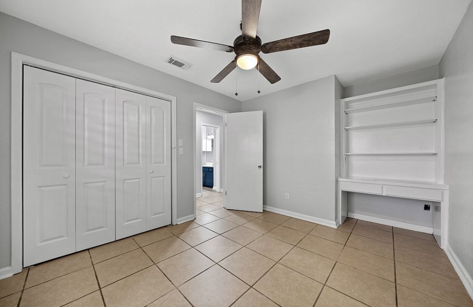 7021 Rivergate Dr Property Photo 9