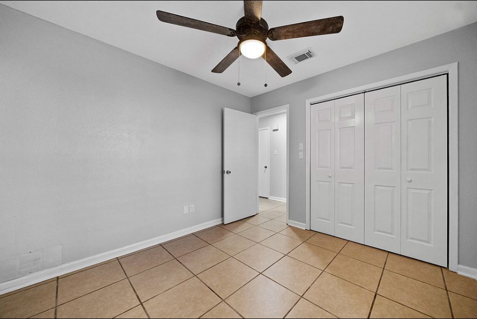 7021 Rivergate Dr Property Photo 10