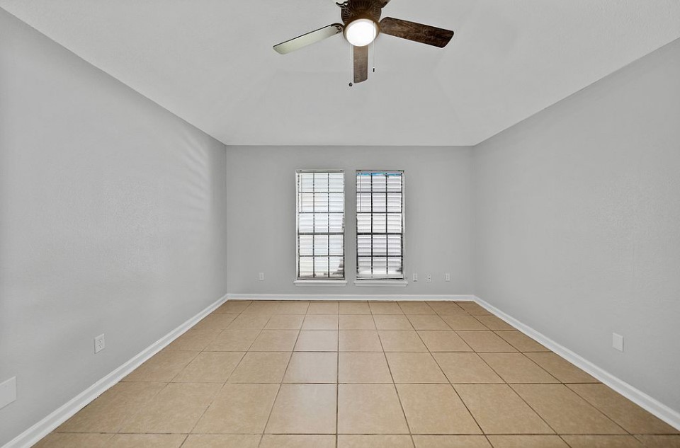 7021 Rivergate Dr Property Photo 13