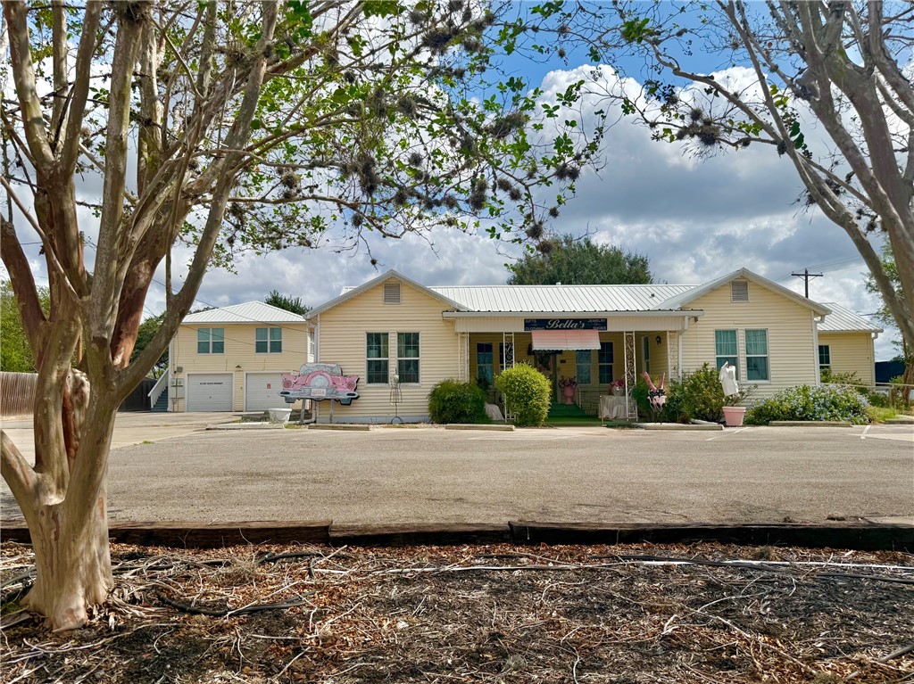 109 S Kathleen St Property Photo 1