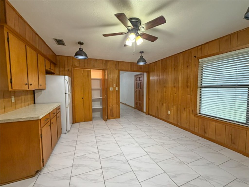 606 E Fm 628 Property Photo 7
