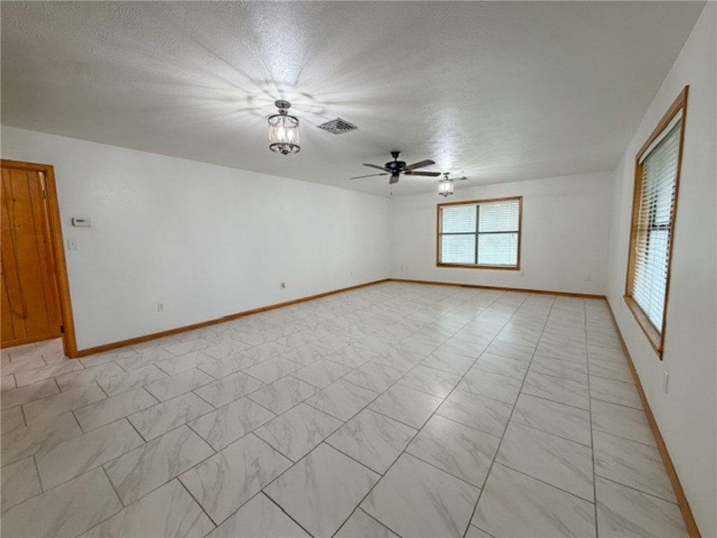 606 E Fm 628 Property Photo 9