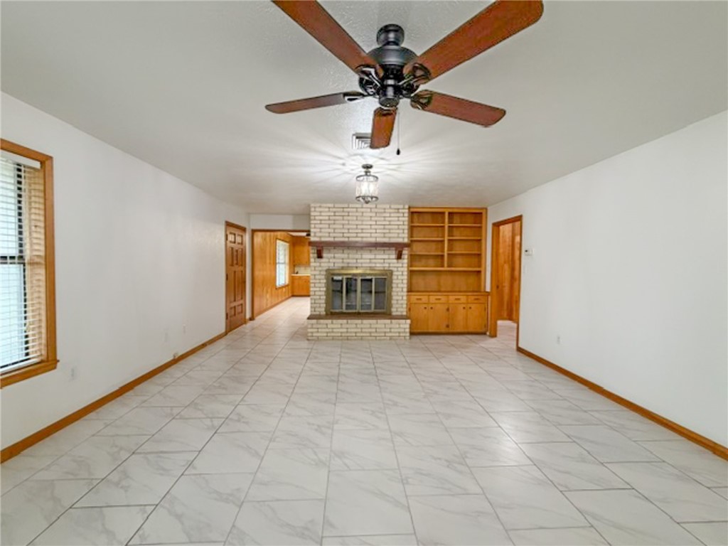 606 E Fm 628 Property Photo 11