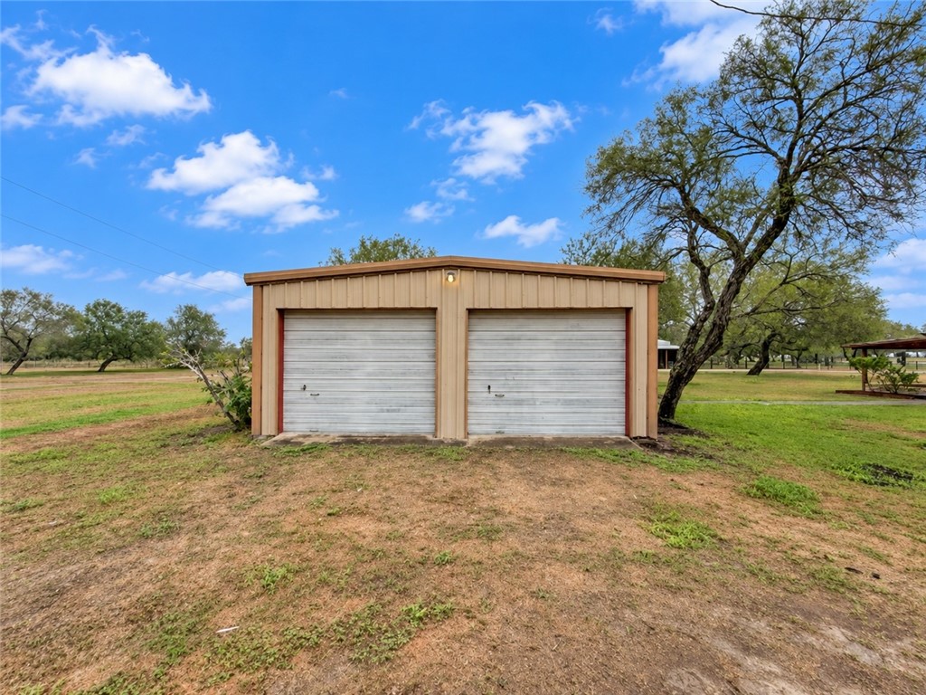 606 E Fm 628 Property Photo 32