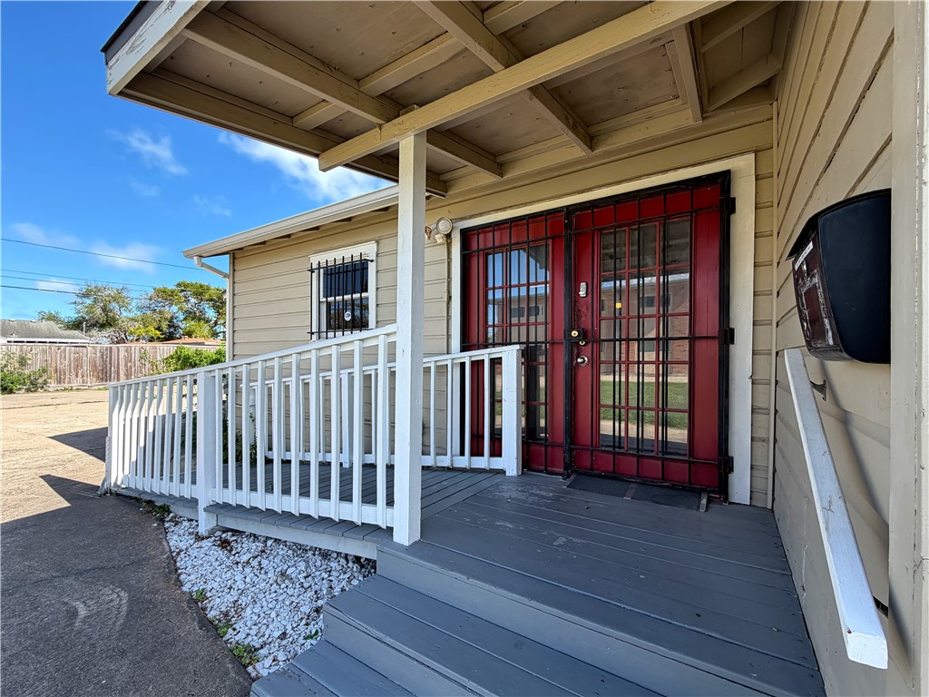 3458 S Alameda St Property Photo 4