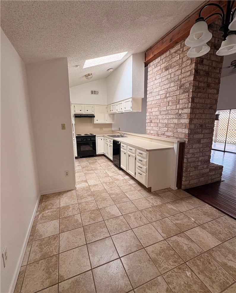 5530 Crossgate Dr N Property Photo 7