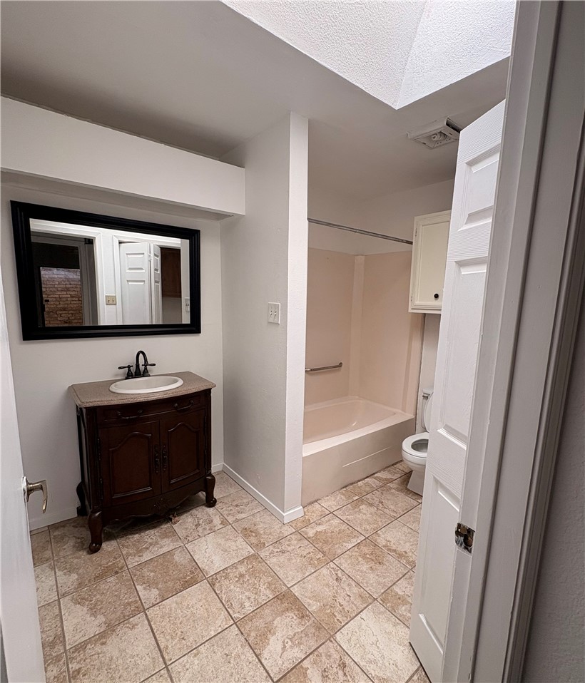 5530 Crossgate Dr N Property Photo 14