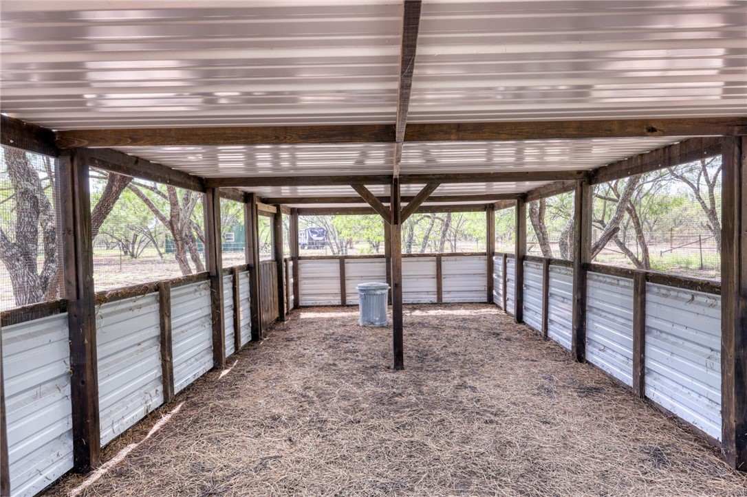 213 County Road 2101 Property Photo 34