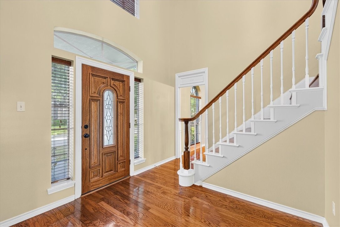 7022 Dunsford Dr Property Photo 2