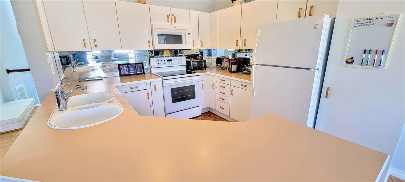 210 Oak Bay St 1003 Property Photo 13