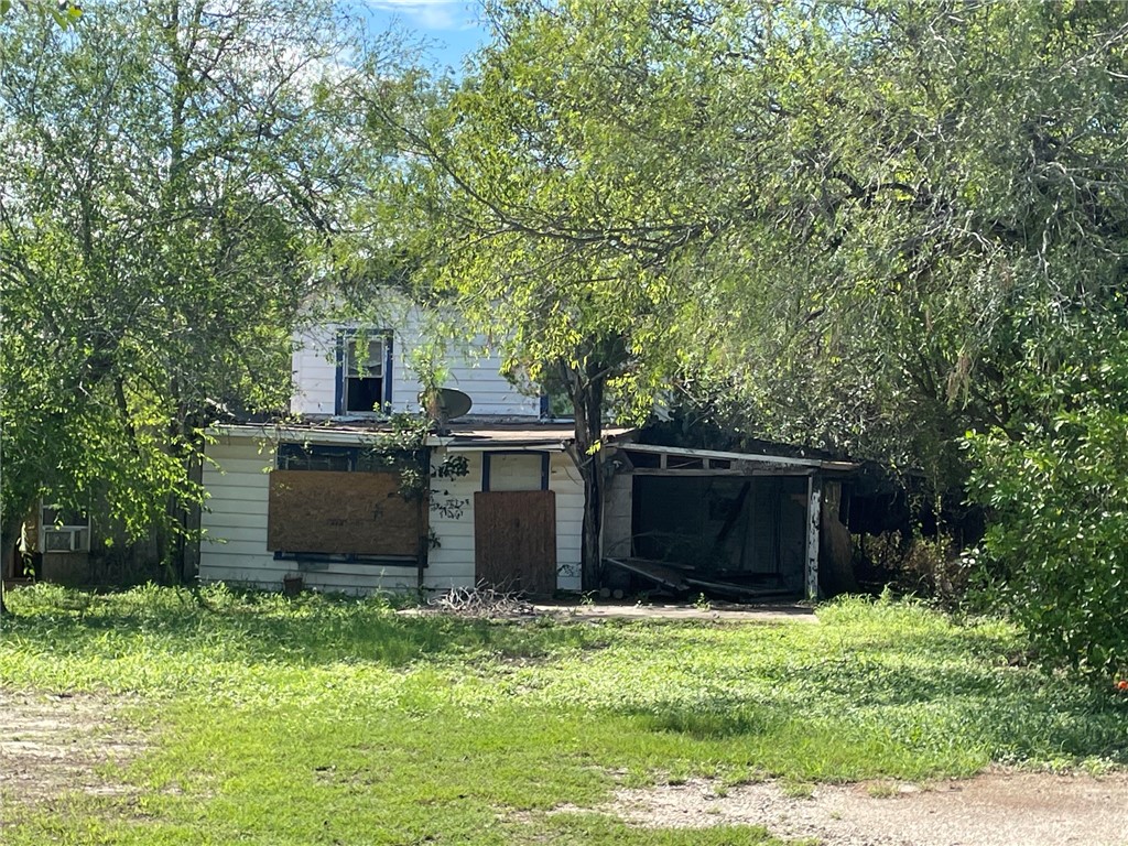 627 W Avenue B Property Photo 1