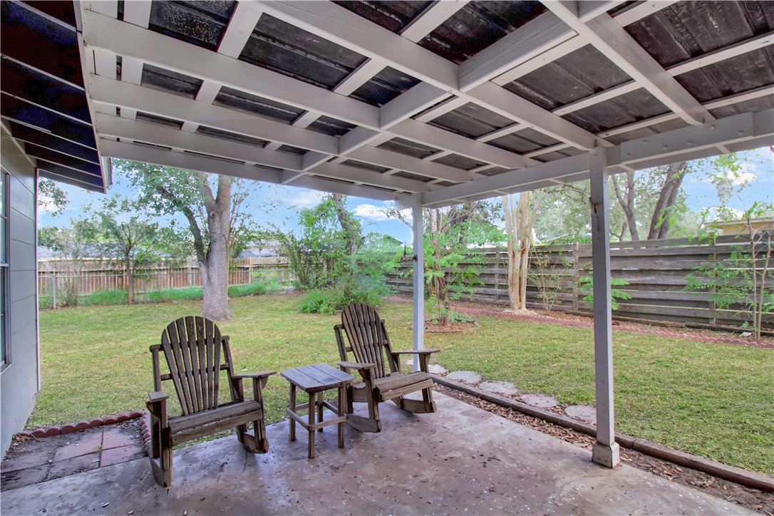 1602 N Fowler St Property Photo 14