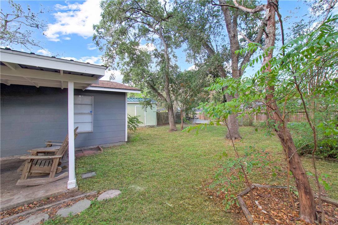 1602 N Fowler St Property Photo 15