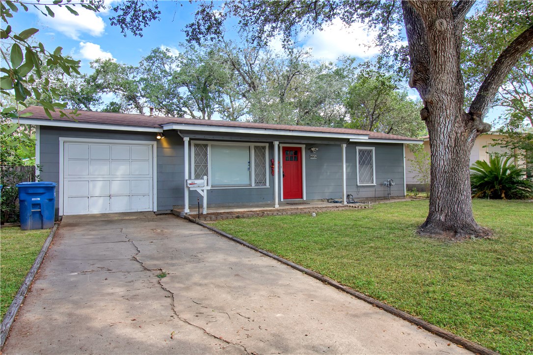 1602 N Fowler St Property Photo 16