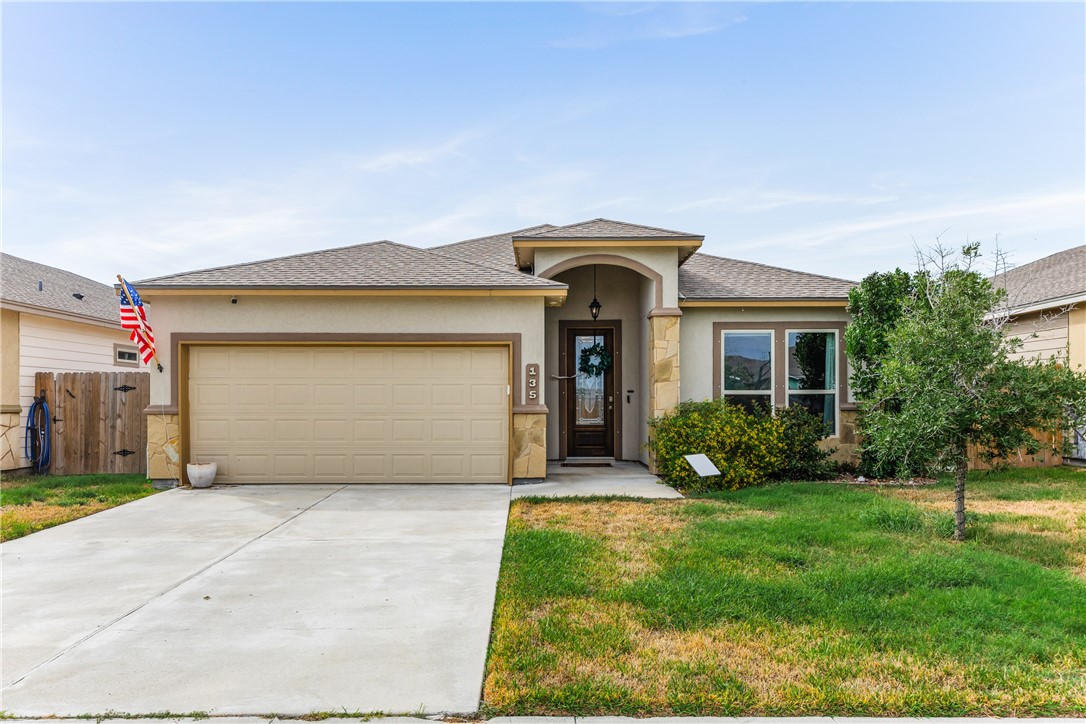 135 Bismarck Palm Cir Property Photo 1