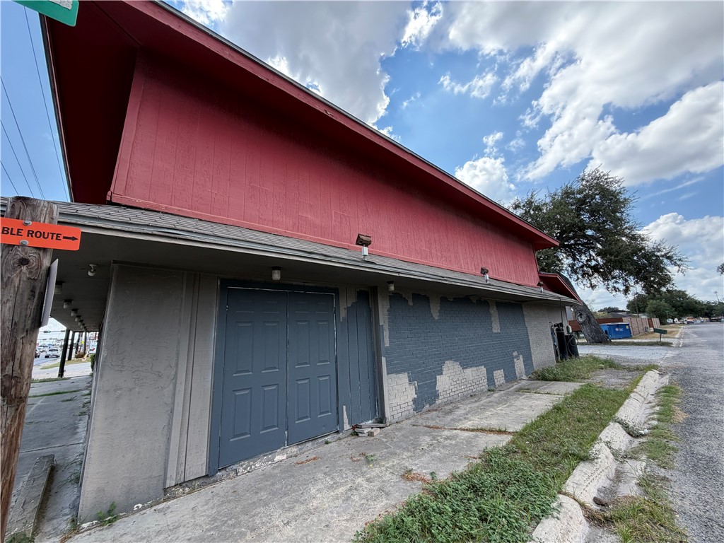 707 Nueces St Property Photo 6