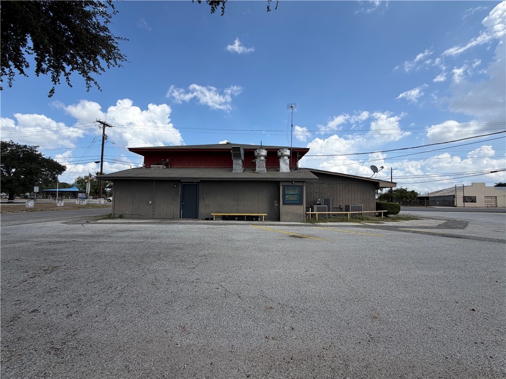 707 Nueces St Property Photo 8