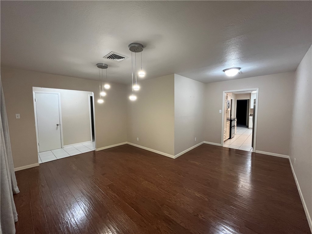4645 Cobblestone Property Photo 4