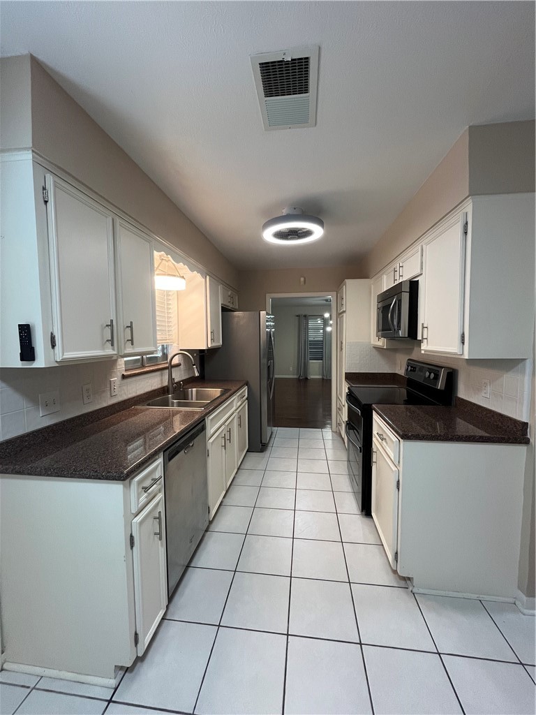4645 Cobblestone Property Photo 6