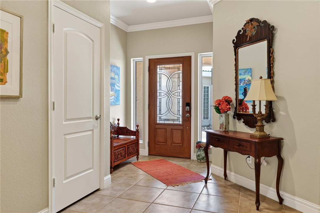 6 Saint Andrews Pl Property Photo 4