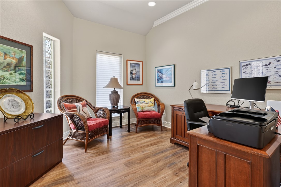 6 Saint Andrews Pl Property Photo 16