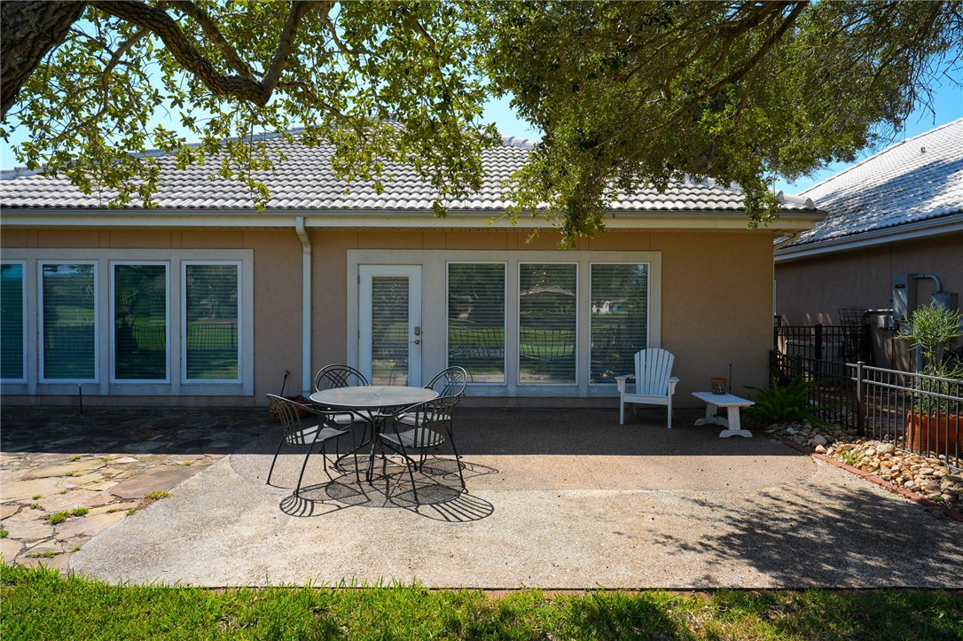 6 Saint Andrews Pl Property Photo 27