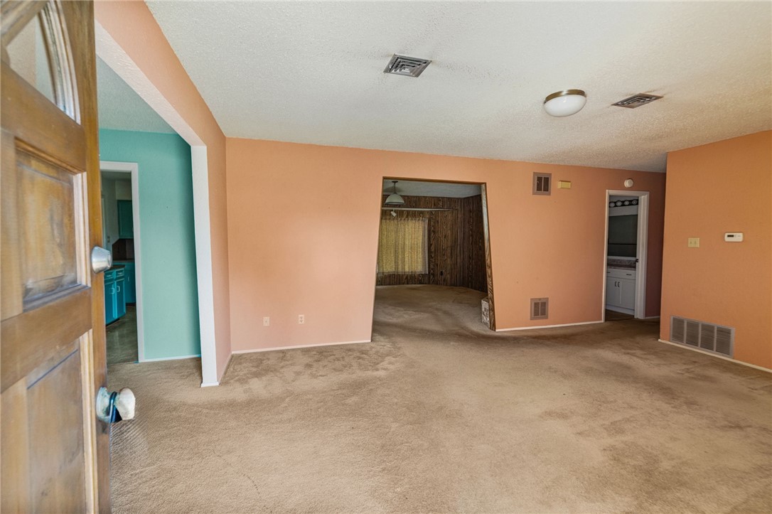 1110 W Tern Property Photo 4