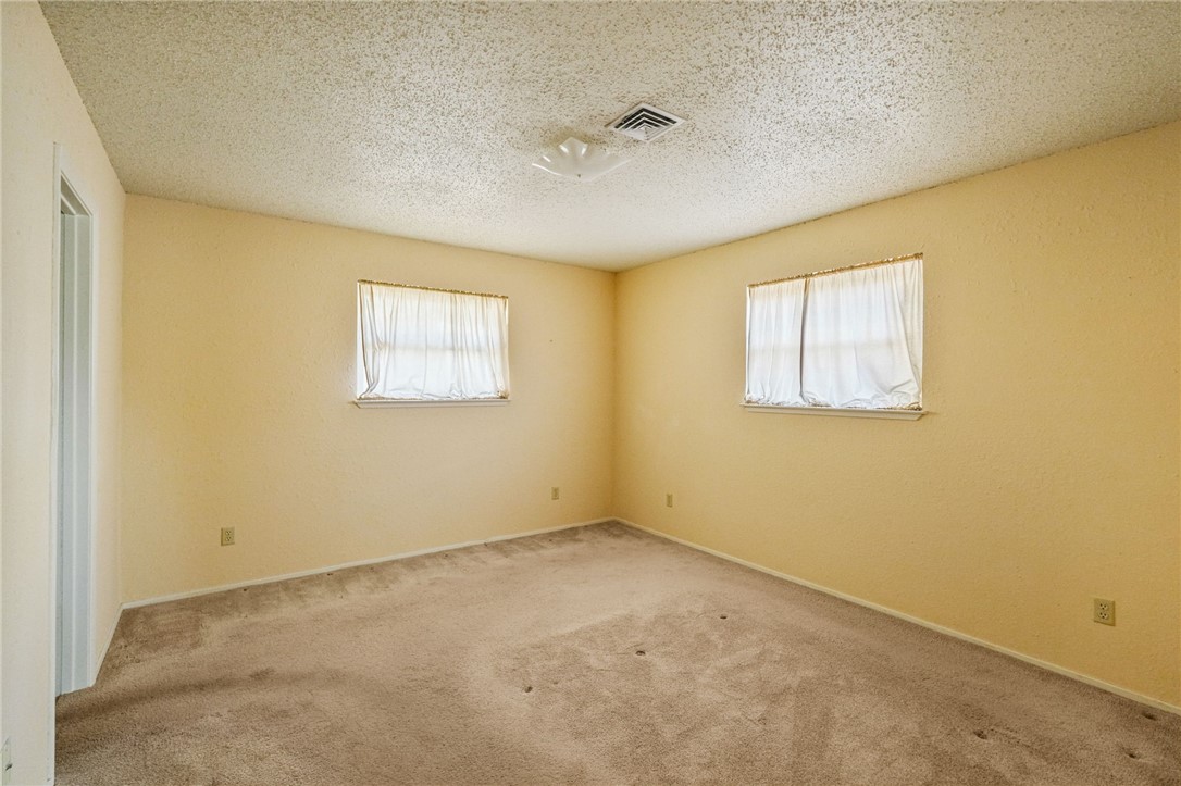 1110 W Tern Property Photo 5