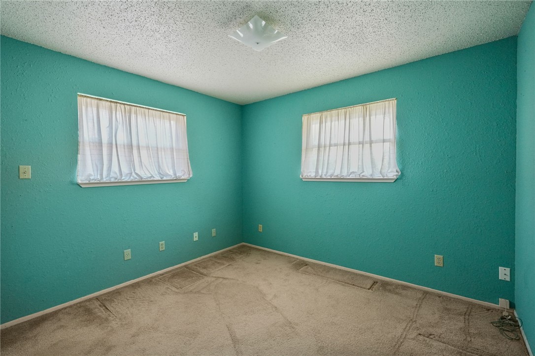 1110 W Tern Property Photo 6