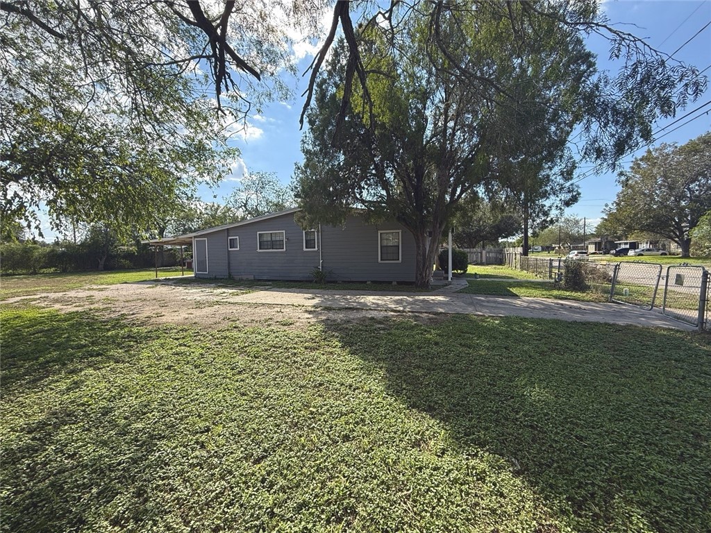111 Palo Blanco St Property Photo 3