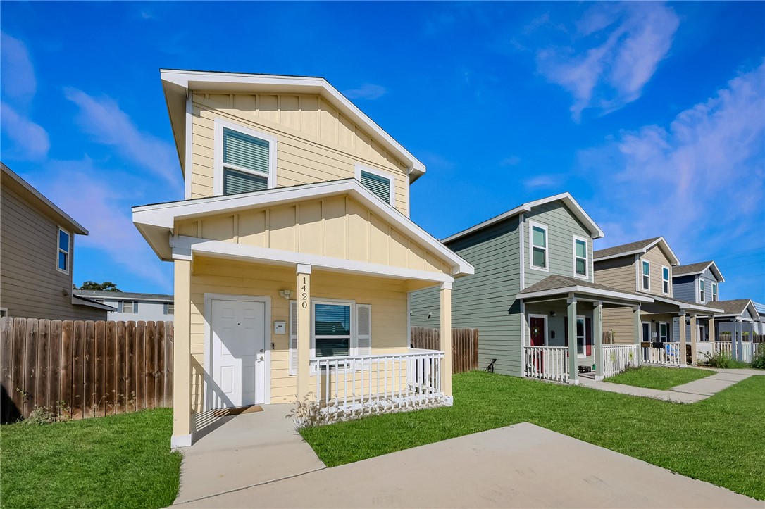 1420 Shely St Property Photo 1