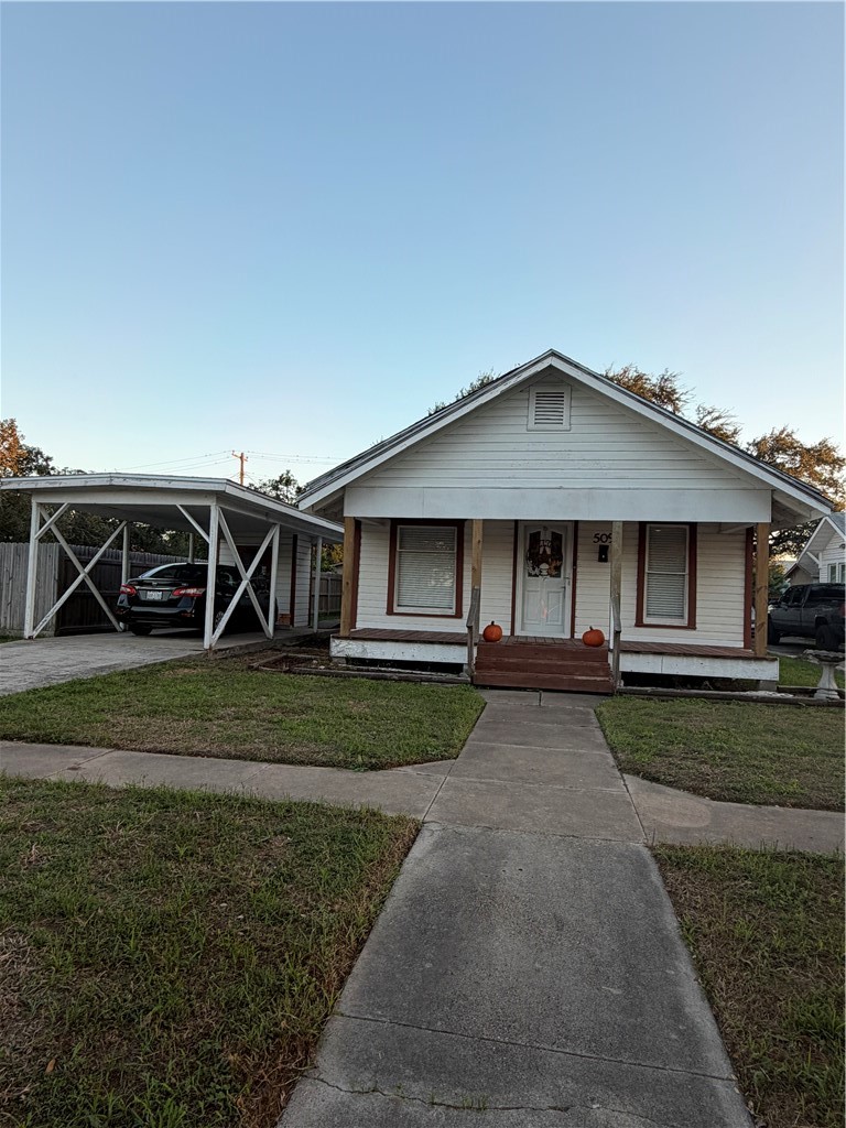 509 W Borden St Property Photo 1