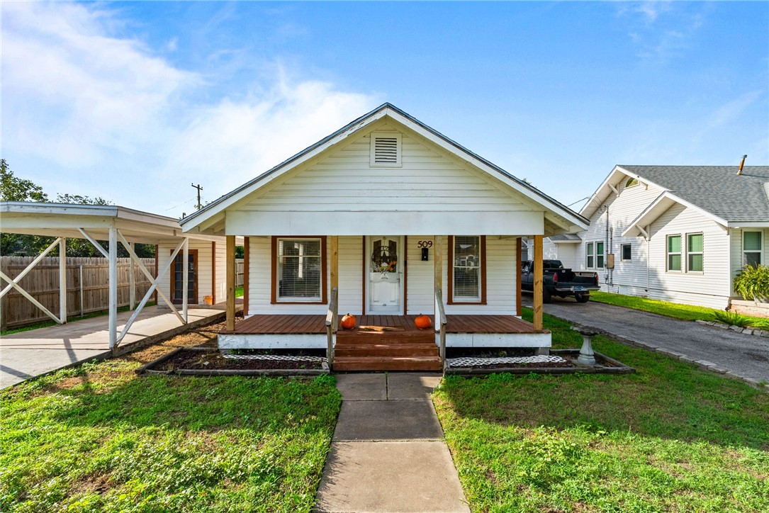 509 W Borden St Property Photo 1