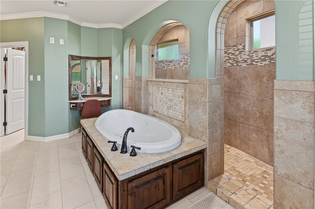 4642 Barnard Dr Property Photo 17
