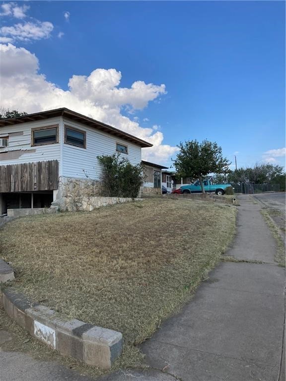 607 Caylor Property Photo 3